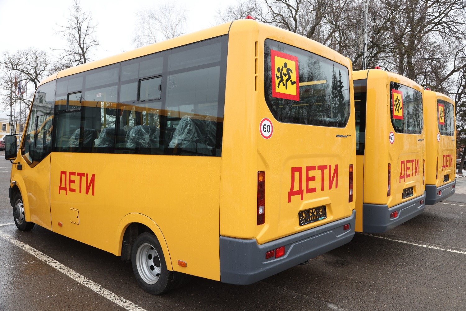 17 школьных автобусов поступили в районы Вологодчины.