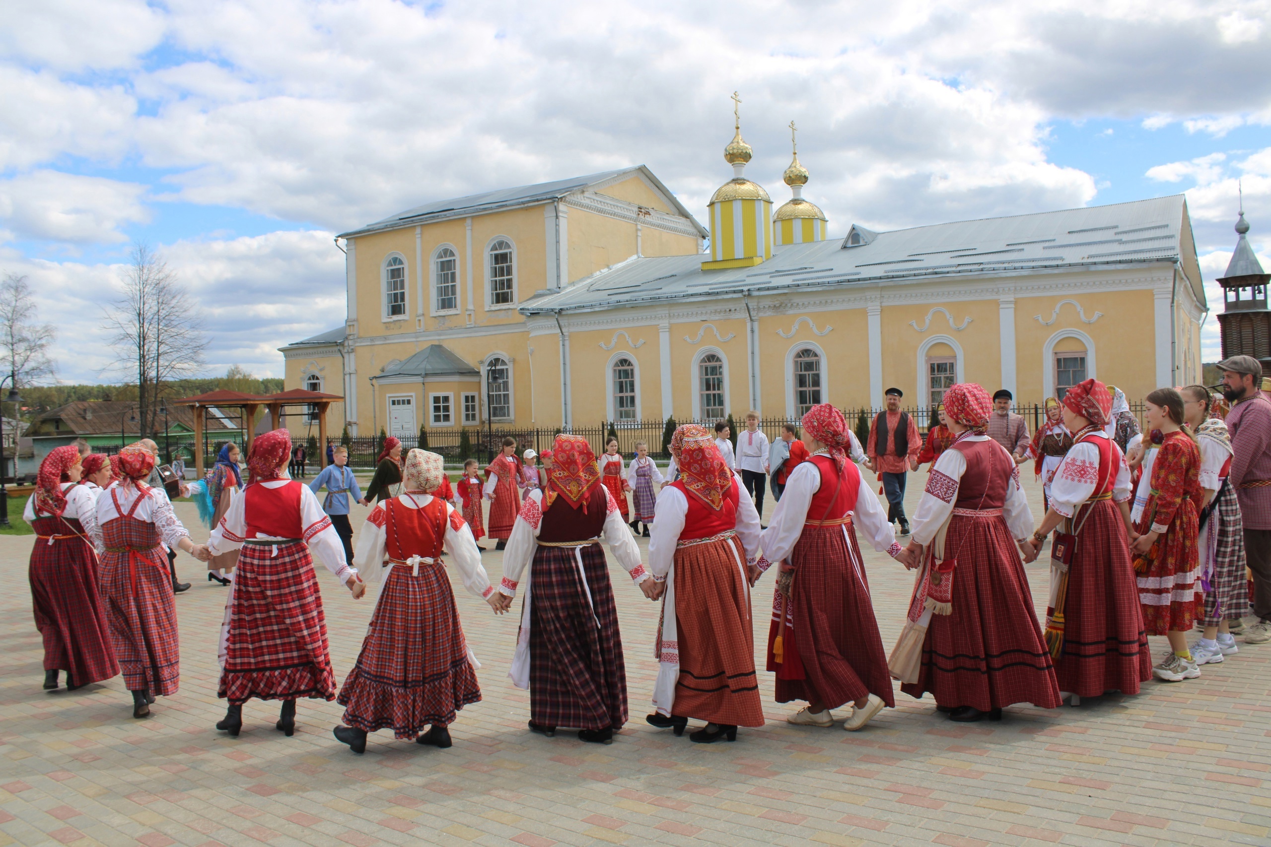 Николин день в Верховажье.