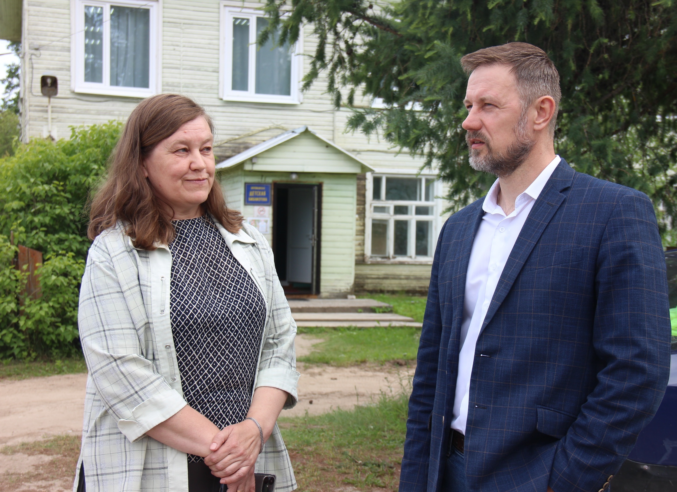 Встретился с руководителем Комплексного центра социального обслуживания населения Верховажского округа Мариной Старцевой.