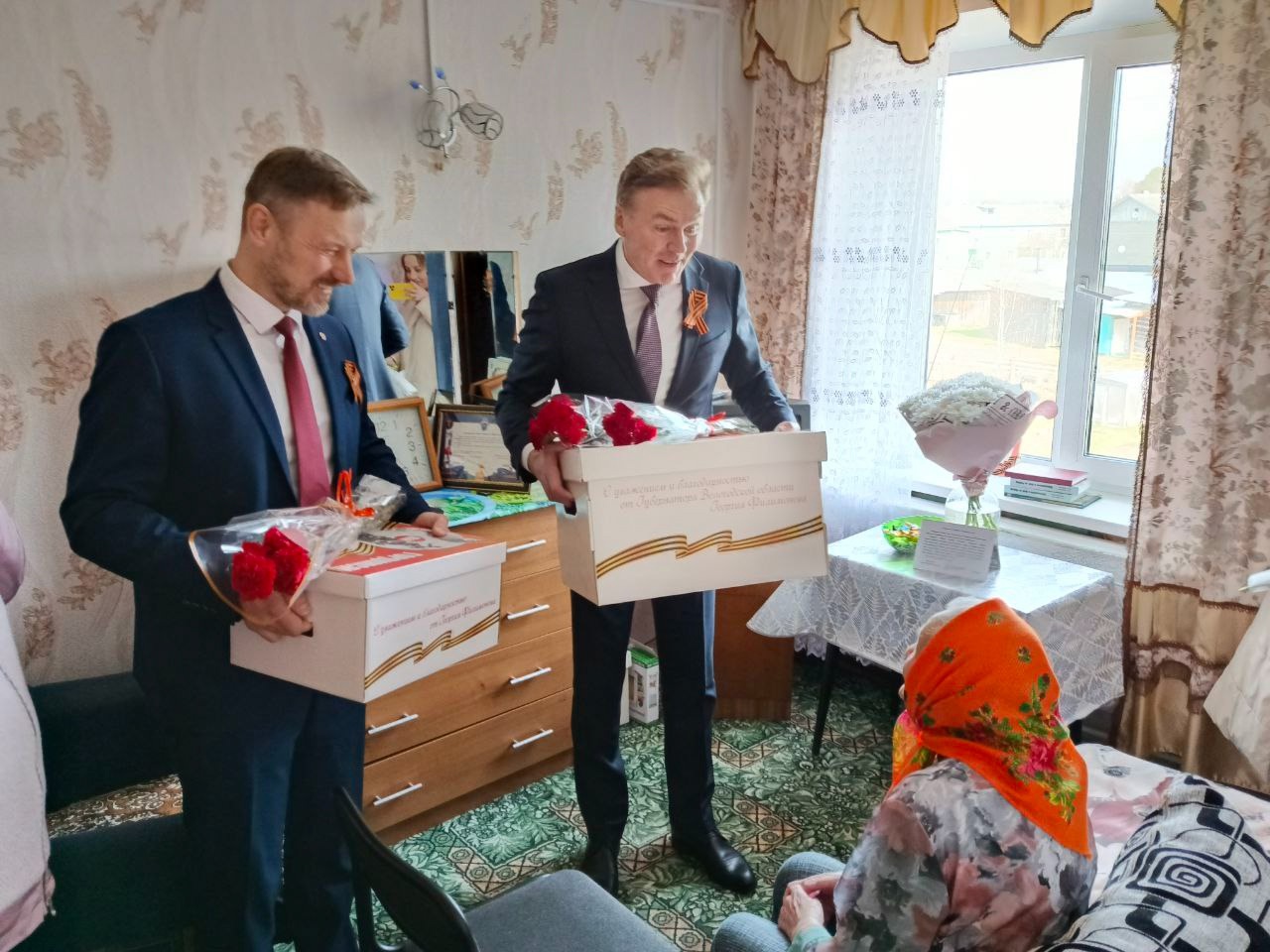 Поздравили с юбилеем Великой Победы Серафиму Прокопьевну Гаеву.