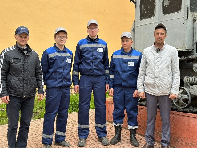 Областной конкурс молодых механизаторов-пахарей проходит сегодня на Вологодчине.