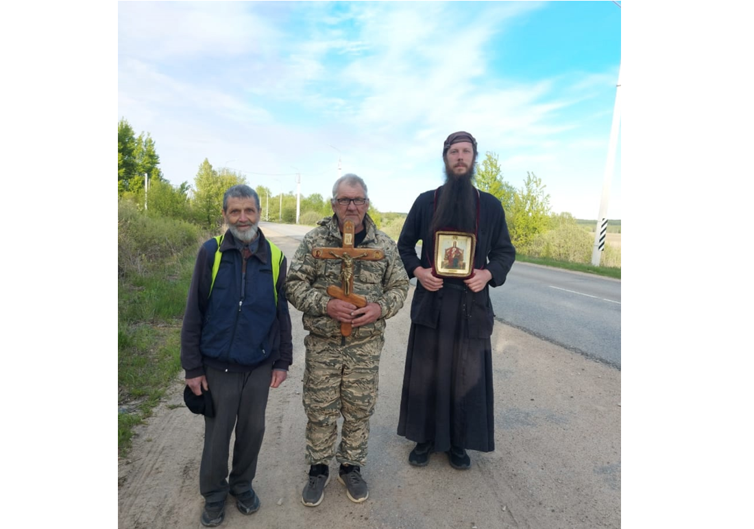 Паломники из Верховажского округа продолжают крестный ход. На этот раз их путь следует из Коломны в Крым.