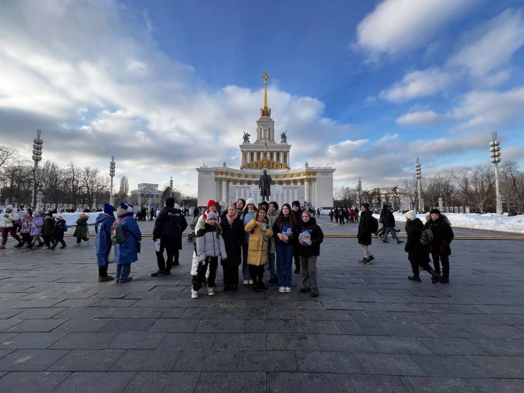 Юные верховажане посетили Международную выставку-форум "Россия". Юные верховажане посетили Международную выставку-форум "Россия".