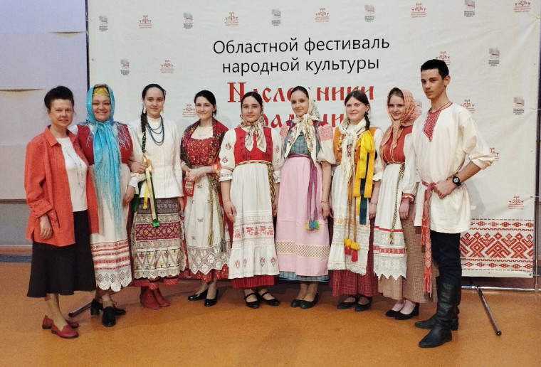 Верховажские школьники - победители и призеры областного этапа фестиваля "Наследники традиций". Верховажские школьники - победители и призеры областного этапа фестиваля "Наследники традиций".