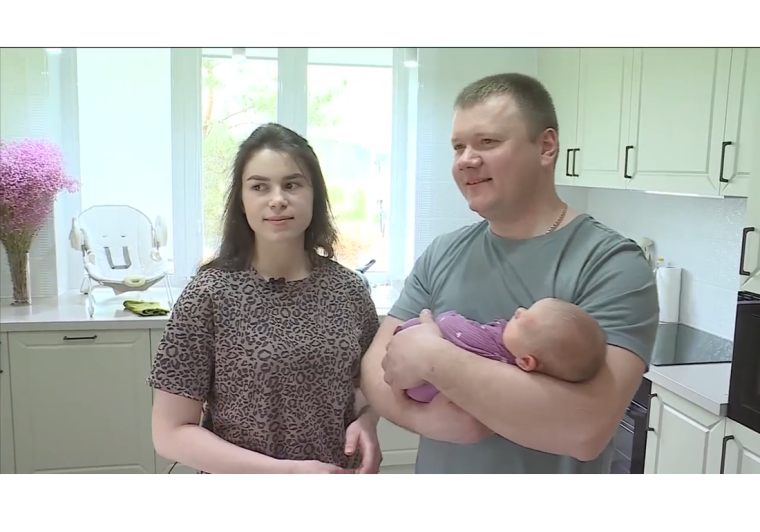 Верховажанка Алина Мызина воспользовалась мерой поддержки программы "Семья - оплот Русского Севера". Верховажанка Алина Мызина воспользовалась мерой поддержки программы "Семья - оплот Русского Севера".