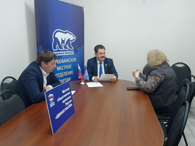 Прием граждан по личным вопросам провёл депутат Законодательно Собрания области Александр Гордеев.. Прием граждан по личным вопросам провёл депутат Законодательно Собрания области Александр Гордеев..