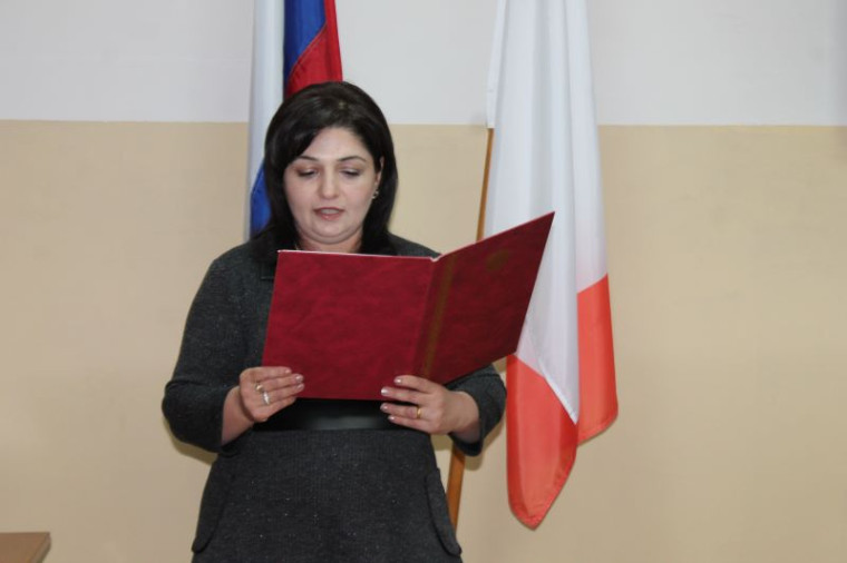 В МО МВД России &quot;Верховажский&quot; состоялось торжественное вручение паспорта гражданке Российской Федерации.