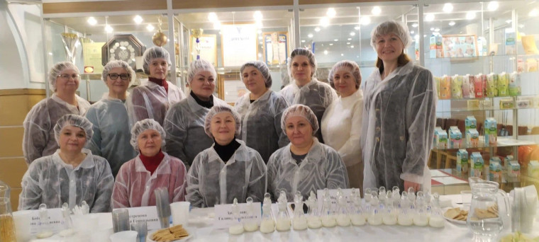 На базе Вологодского молочного комбината состоялся 18-й областной конкурс качества сырого молока «Лучшее молоко – 2023»..